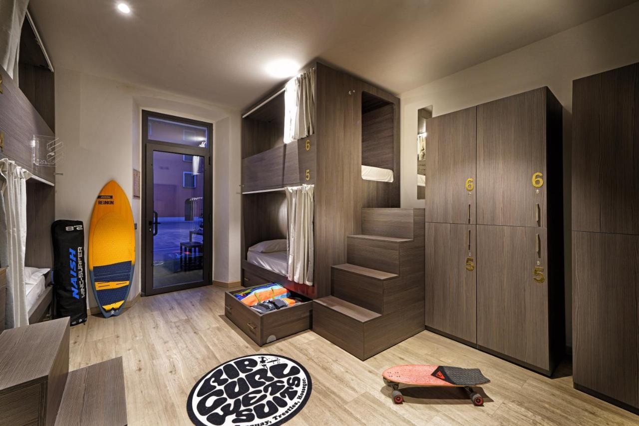 "La Locanda" Campione Del Garda Hostel Buitenkant foto