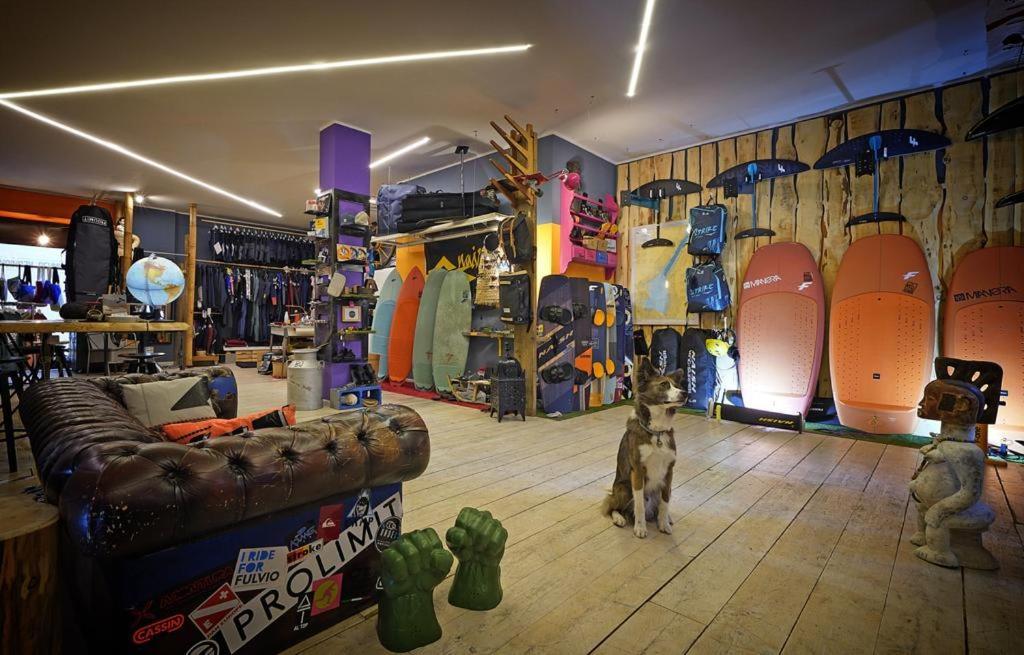 "La Locanda" Campione Del Garda Hostel Buitenkant foto