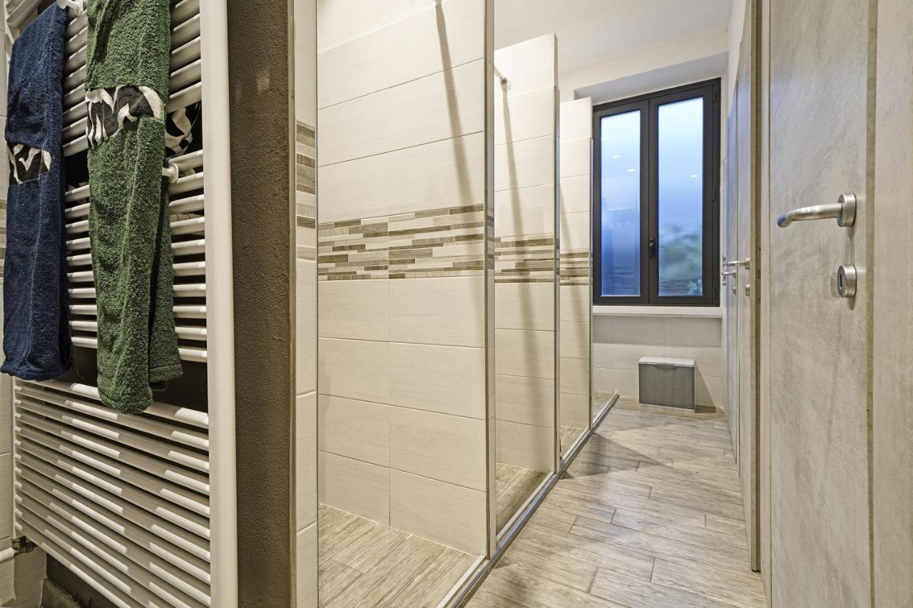 "La Locanda" Campione Del Garda Hostel Buitenkant foto